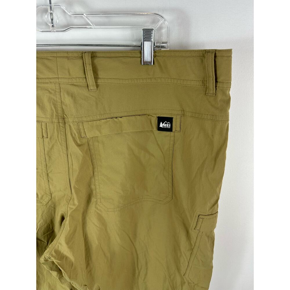 REI Co-op Tan Belted Nylon Cargo Shorts Size 40 Hiking Outdoor Breathable - Picture 13 of 13